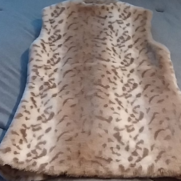 Vest - Picture 5 of 5